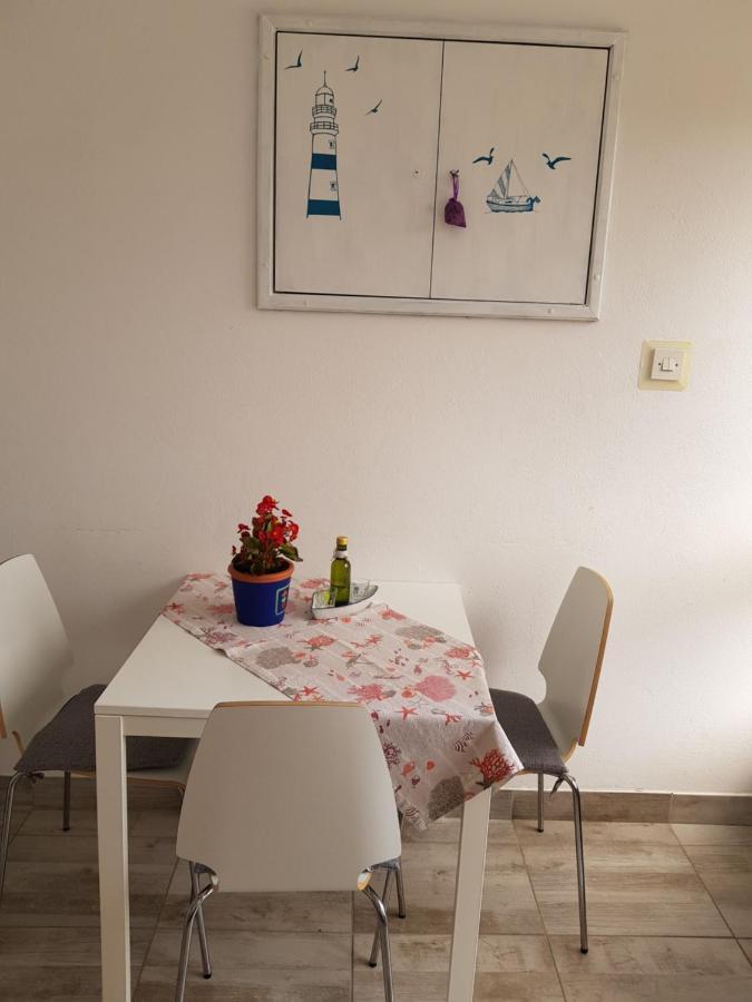 Apartments Dora And Tonka Krk Porat  Exterior photo