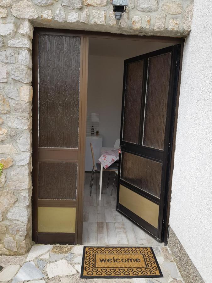 Apartments Dora And Tonka Krk Porat  Exterior photo