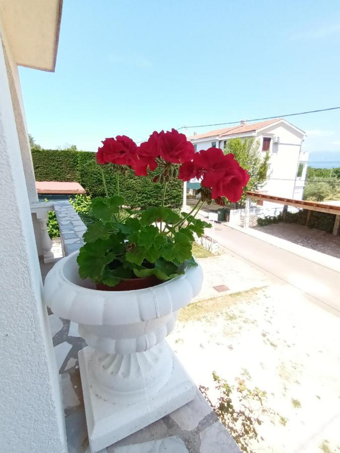 Apartments Dora And Tonka Krk Porat  Exterior photo