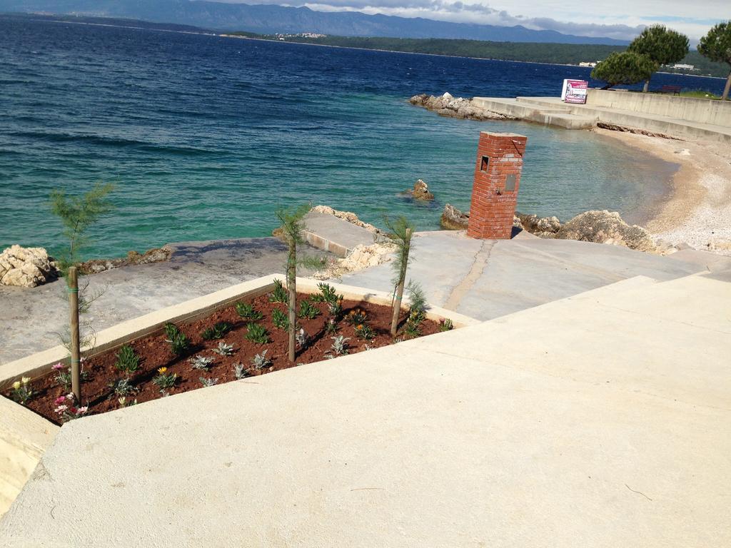 Apartments Dora And Tonka Krk Porat  Exterior photo