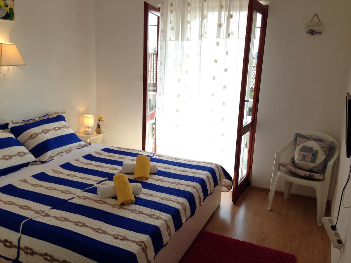 Apartments Dora And Tonka Krk Porat  Exterior photo