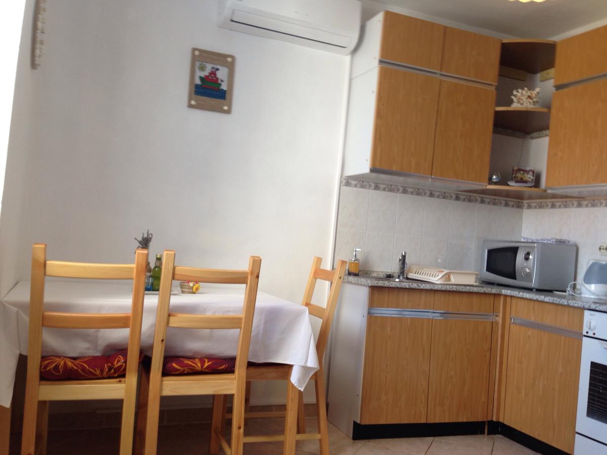 Apartments Dora And Tonka Krk Porat  Exterior photo