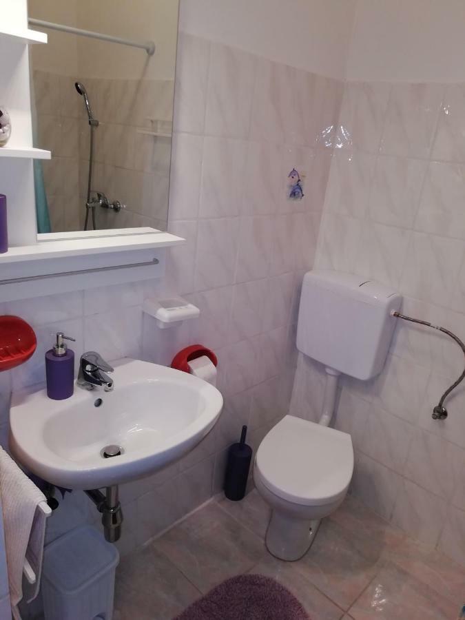 Apartments Dora And Tonka Krk Porat  Exterior photo